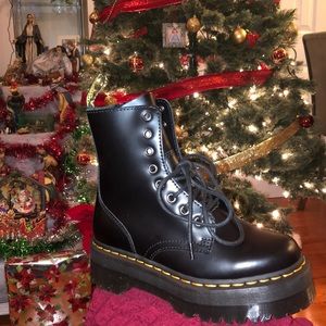 DR. MARTENS JADON SMOOTH LEATHER PLATFORM BOOTS